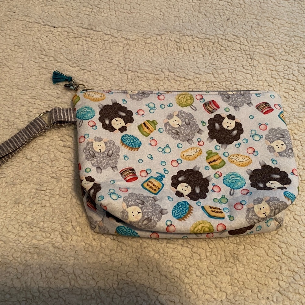 Cute storage/makeup bag!